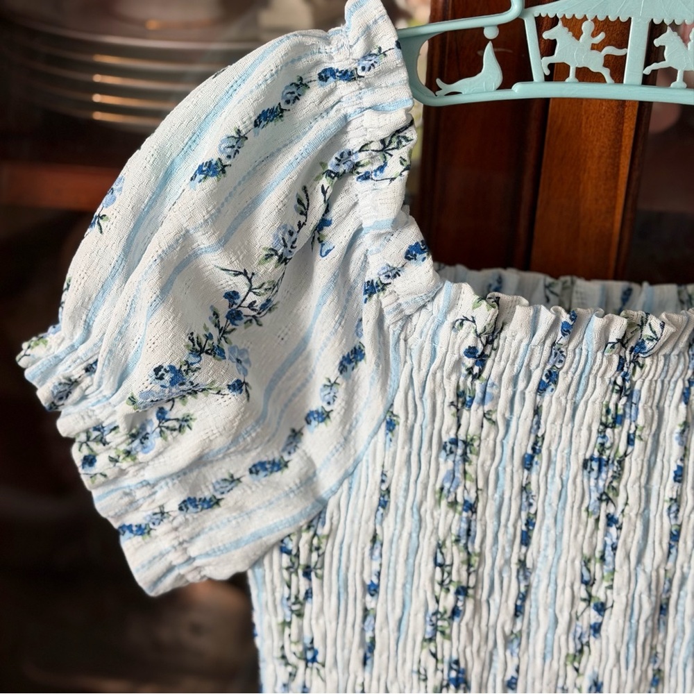 btween White with Light Blue Floral Smocked Puff Sleeve Dress NWT’s - Picture 4 of 9